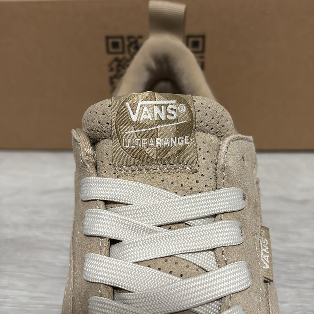 NWT Women's Vans UltraRange Neo VR3 Shoes - VN000CWESQ7 - Picture 5 of 11